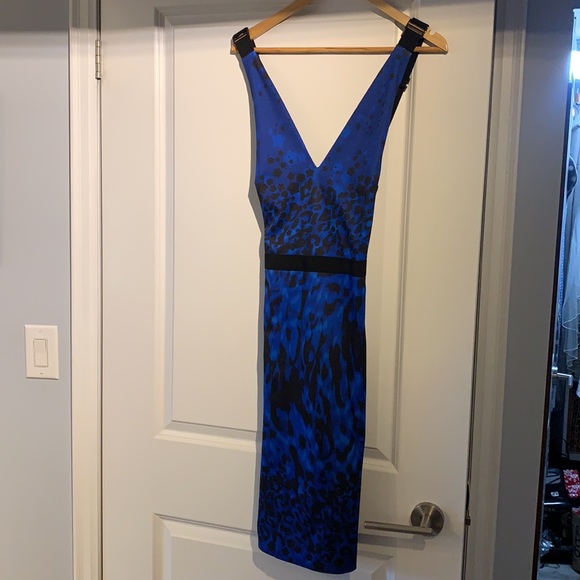 Dress - Picture 3 of 11